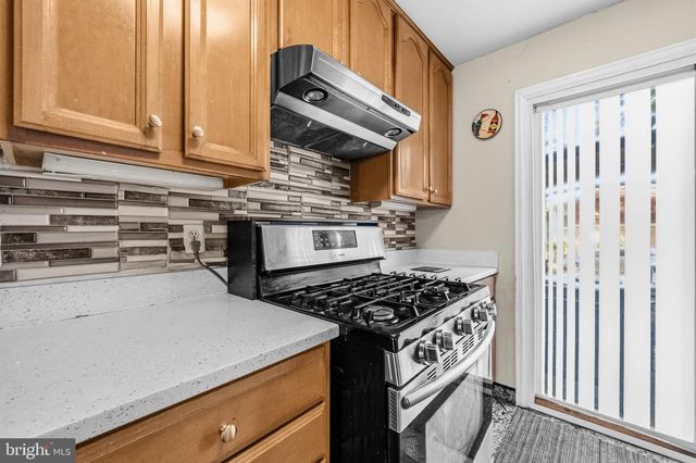 12635 OAKWOOD DR, Woodbridge, VA 22192