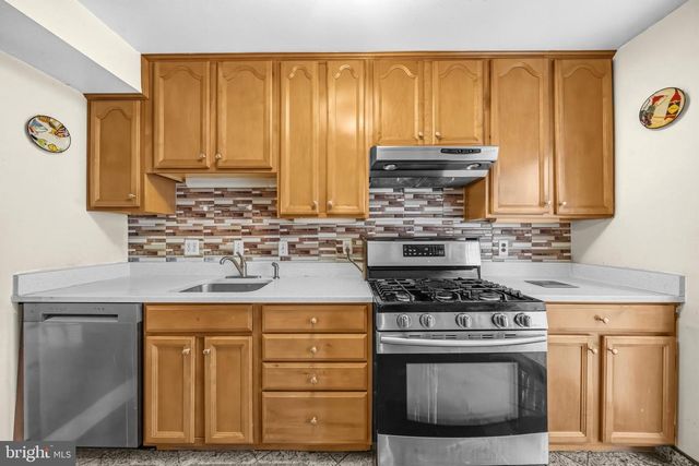12635 OAKWOOD DR, Woodbridge, VA 22192