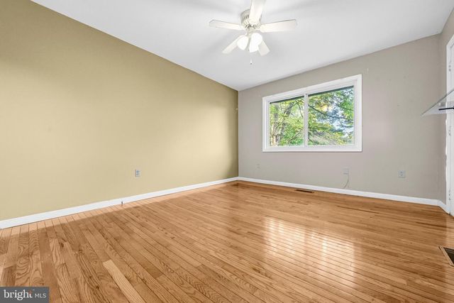 12635 OAKWOOD DR, Woodbridge, VA 22192