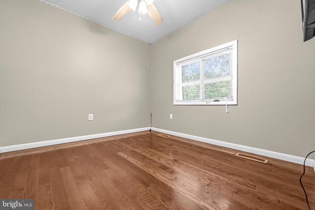 12635 OAKWOOD DR, Woodbridge, VA 22192
