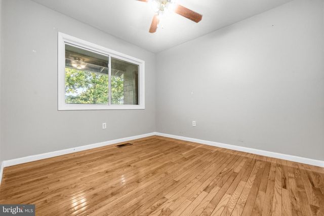 12635 OAKWOOD DR, Woodbridge, VA 22192