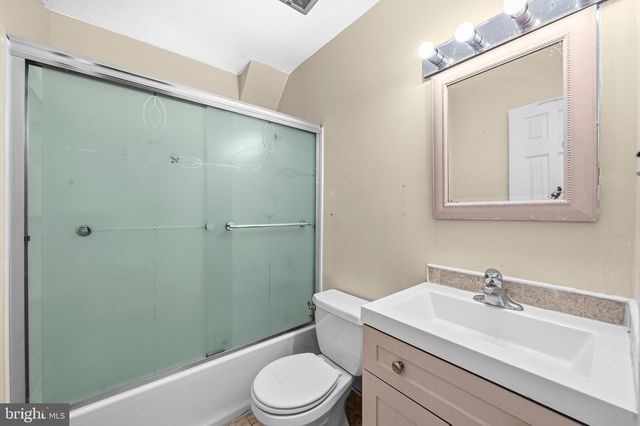 12635 OAKWOOD DR, Woodbridge, VA 22192