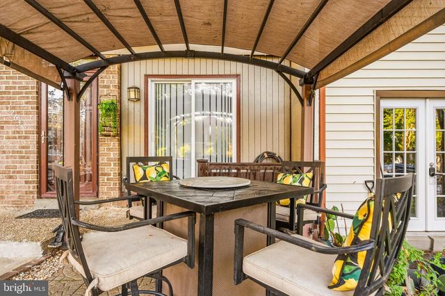 12635 OAKWOOD DR, Woodbridge, VA 22192