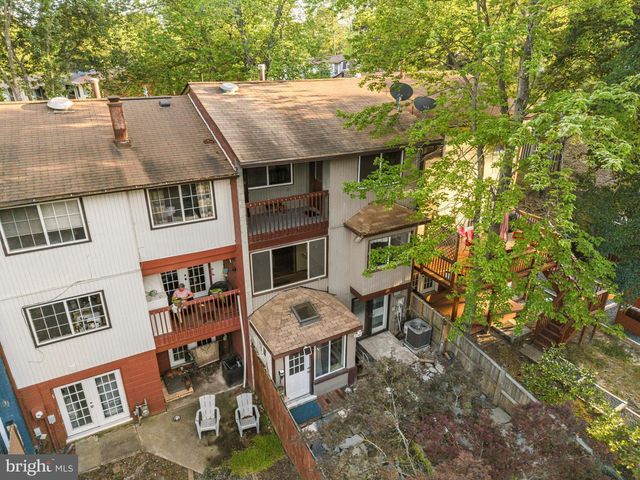 12635 OAKWOOD DR, Woodbridge, VA 22192