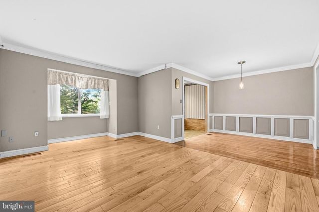 12635 OAKWOOD DR, Woodbridge, VA 22192
