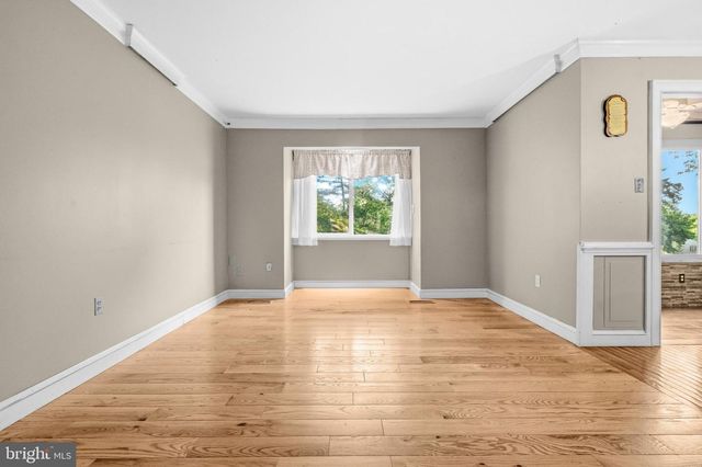 12635 OAKWOOD DR, Woodbridge, VA 22192