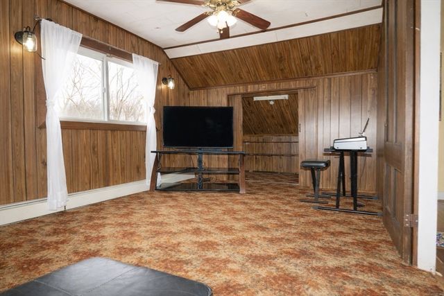 5 Crosby St, Webster, MA 01570