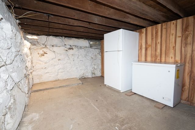 5 Crosby St, Webster, MA 01570