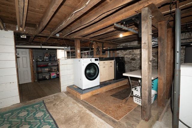 5 Crosby St, Webster, MA 01570