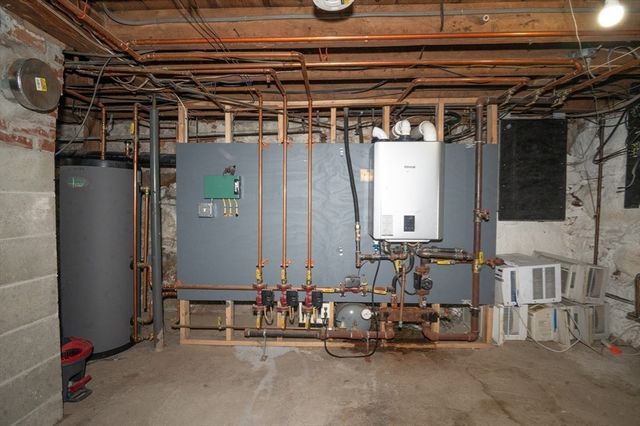 5 Crosby St, Webster, MA 01570