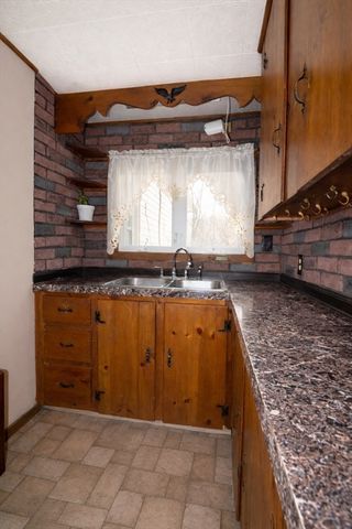 5 Crosby St, Webster, MA 01570