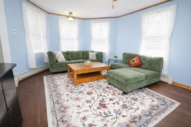 5 Crosby St, Webster, MA 01570