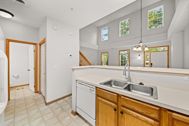 15399 Foliage Avenue 1204, Apple Valley, MN 55124