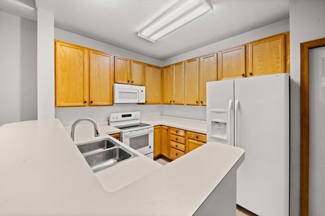 15399 Foliage Avenue 1204, Apple Valley, MN 55124