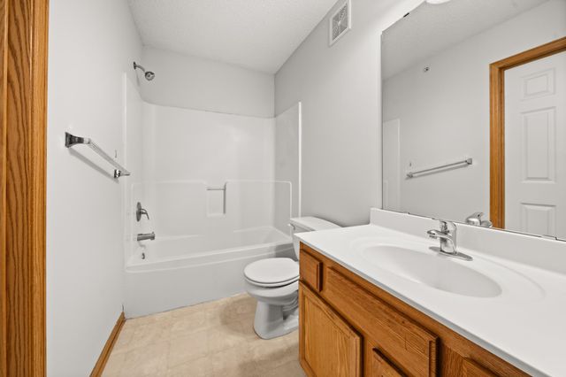 15399 Foliage Avenue 1204, Apple Valley, MN 55124