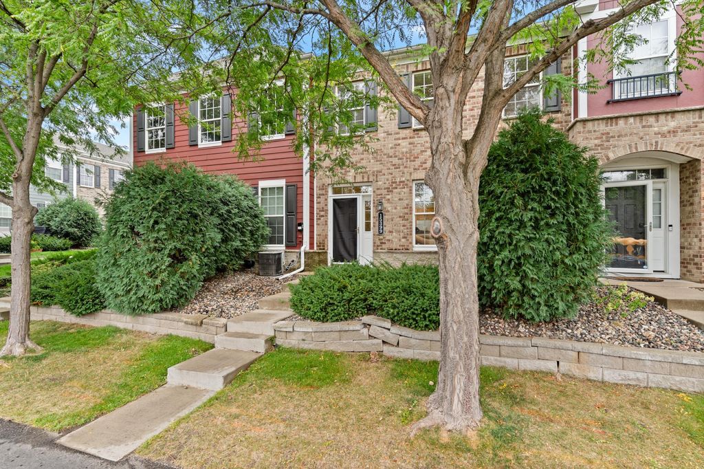 15399 Foliage Avenue 1204, Apple Valley, MN 55124