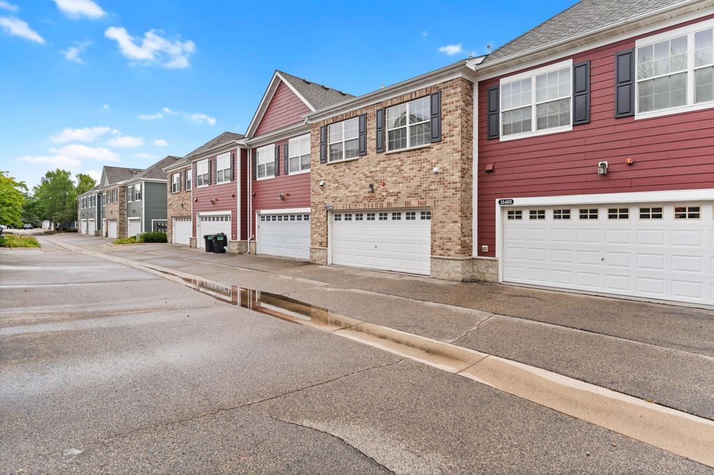 15399 Foliage Avenue 1204, Apple Valley, MN 55124 — photo 2