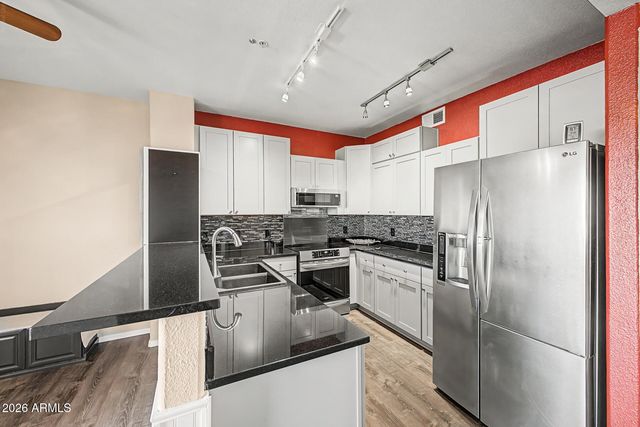 920 E DEVONSHIRE Avenue 3031, Phoenix, AZ 85014