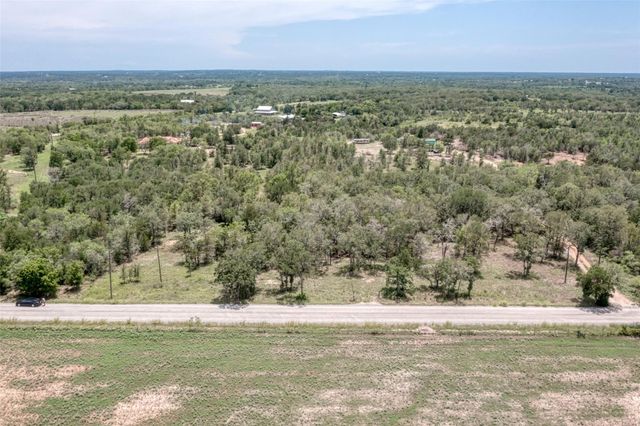 279 Earl Callahan RD A, Cedar Creek, TX 78612