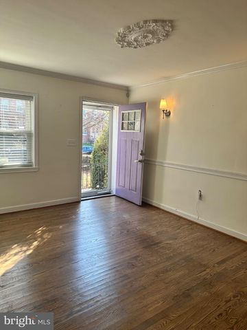 128 35TH ST NE, Washington, DC 20019