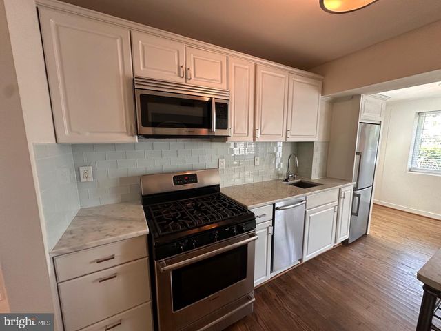 128 35TH ST NE, Washington, DC 20019