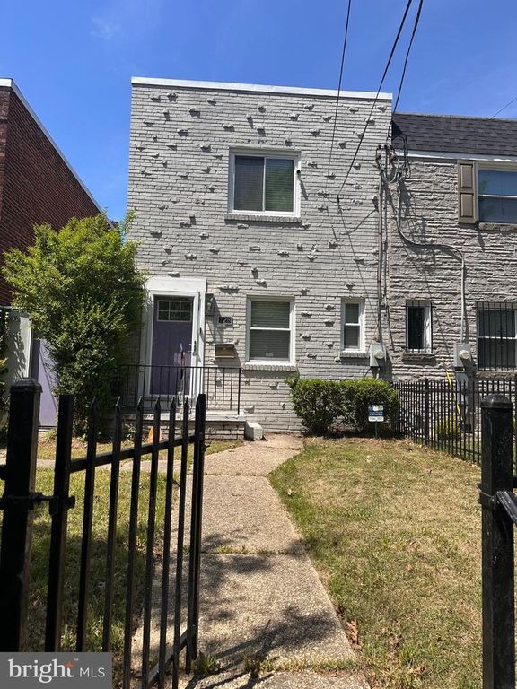 128 35TH ST NE, Washington, DC 20019