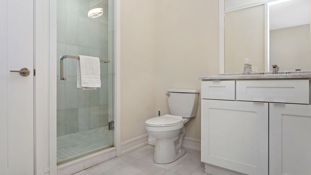 2812 N Mildred Avenue 1E, Chicago, IL 60657