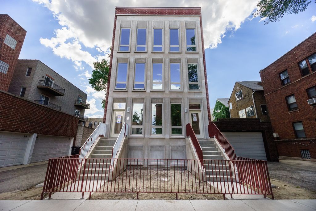 2812 N Mildred Avenue 1E, Chicago, IL 60657