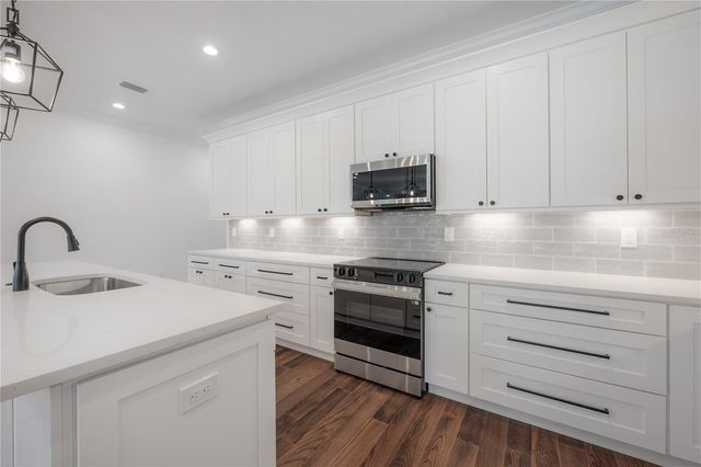 810 E FRIERSON AVENUE, Tampa, FL 33603