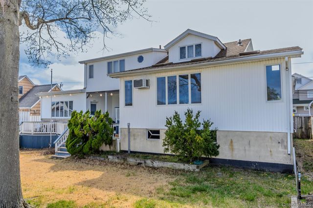 165 Gordon Place, Freeport, NY 11520