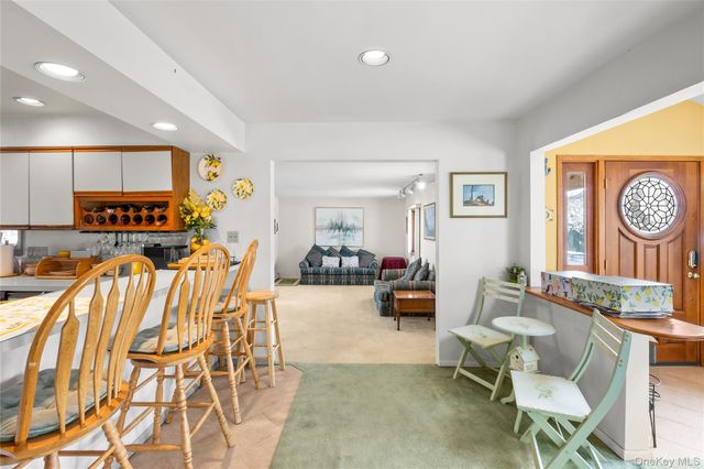 165 Gordon Place, Freeport, NY 11520