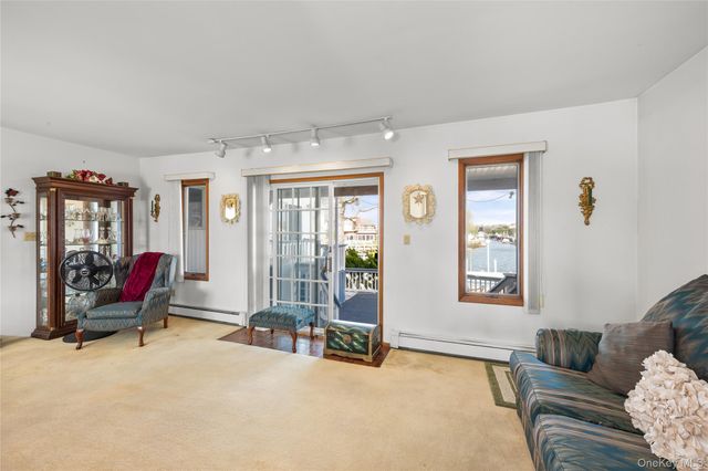 165 Gordon Place, Freeport, NY 11520