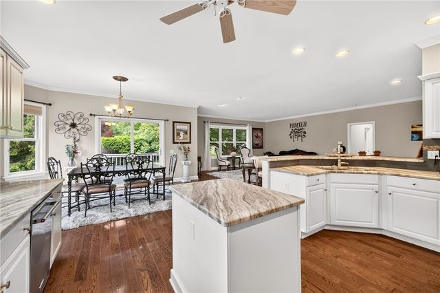 17 Trout Creek Run, Mendon, NY 14472
