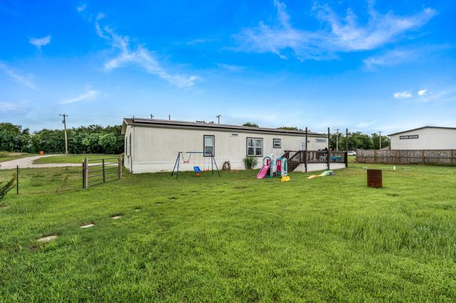 2871 County Road 1076, Celeste, TX 75423