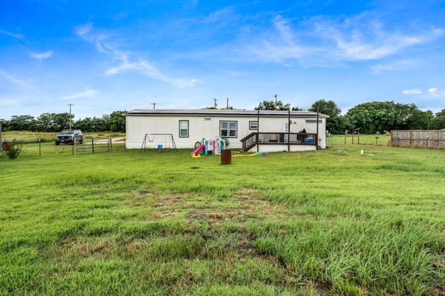 2871 County Road 1076, Celeste, TX 75423