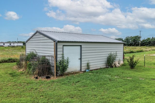 2871 County Road 1076, Celeste, TX 75423