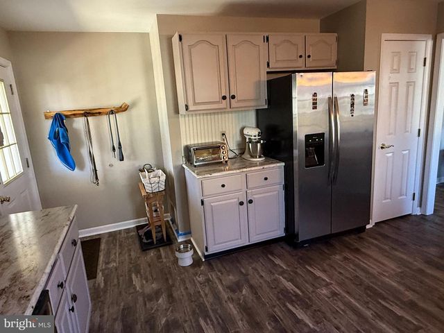 195 E YELLOWBREECHES RD, Carlisle, PA 17015