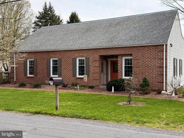 195 E YELLOWBREECHES RD, Carlisle, PA 17015