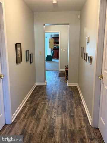 195 E YELLOWBREECHES RD, Carlisle, PA 17015