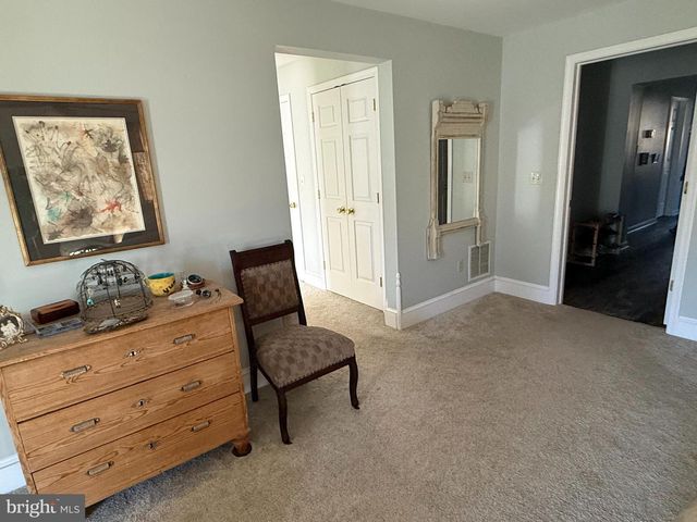 195 E YELLOWBREECHES RD, Carlisle, PA 17015