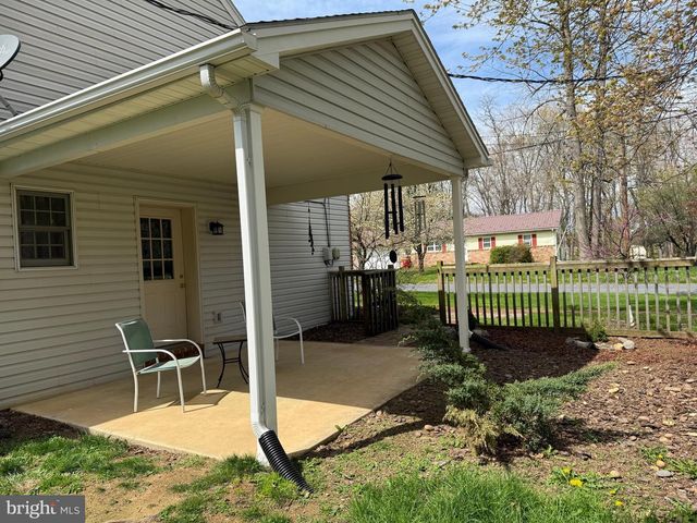 195 E YELLOWBREECHES RD, Carlisle, PA 17015