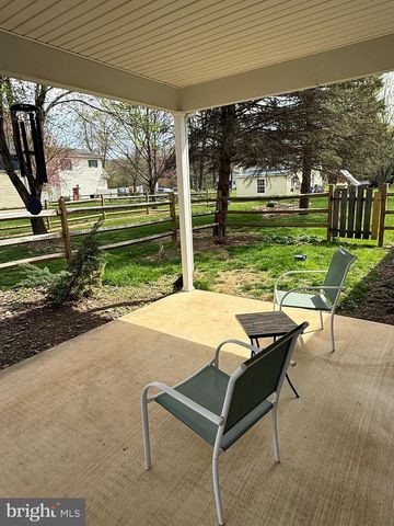 195 E YELLOWBREECHES RD, Carlisle, PA 17015