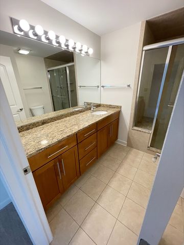 1655 Lake Cook Road 343, Highland Park, IL 60035