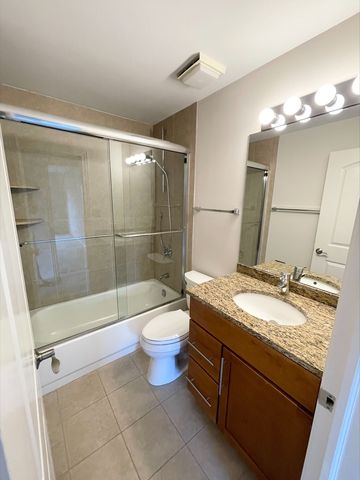1655 Lake Cook Road 343, Highland Park, IL 60035
