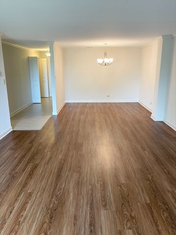 1655 Lake Cook Road 343, Highland Park, IL 60035