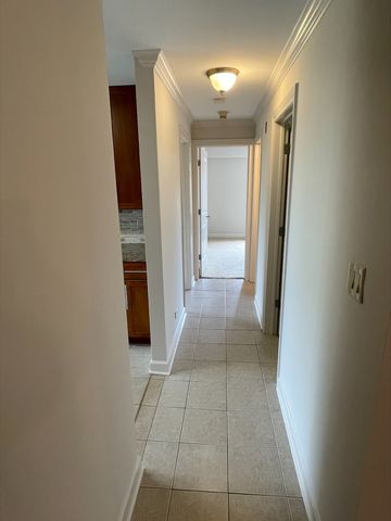 1655 Lake Cook Road 343, Highland Park, IL 60035