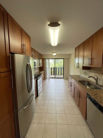 1655 Lake Cook Road 343, Highland Park, IL 60035