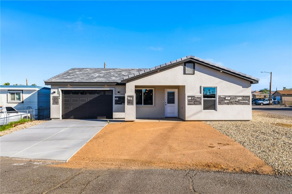 1806 Rollando Drive, Bullhead City, AZ 86442