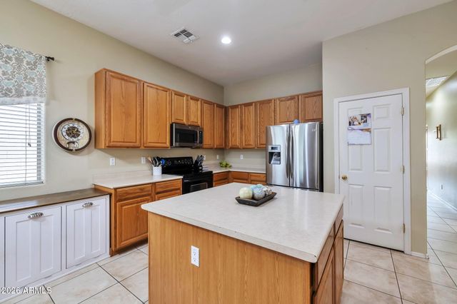8807 W CAROLE Lane, Glendale, AZ 85305