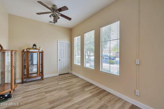 8807 W CAROLE Lane, Glendale, AZ 85305